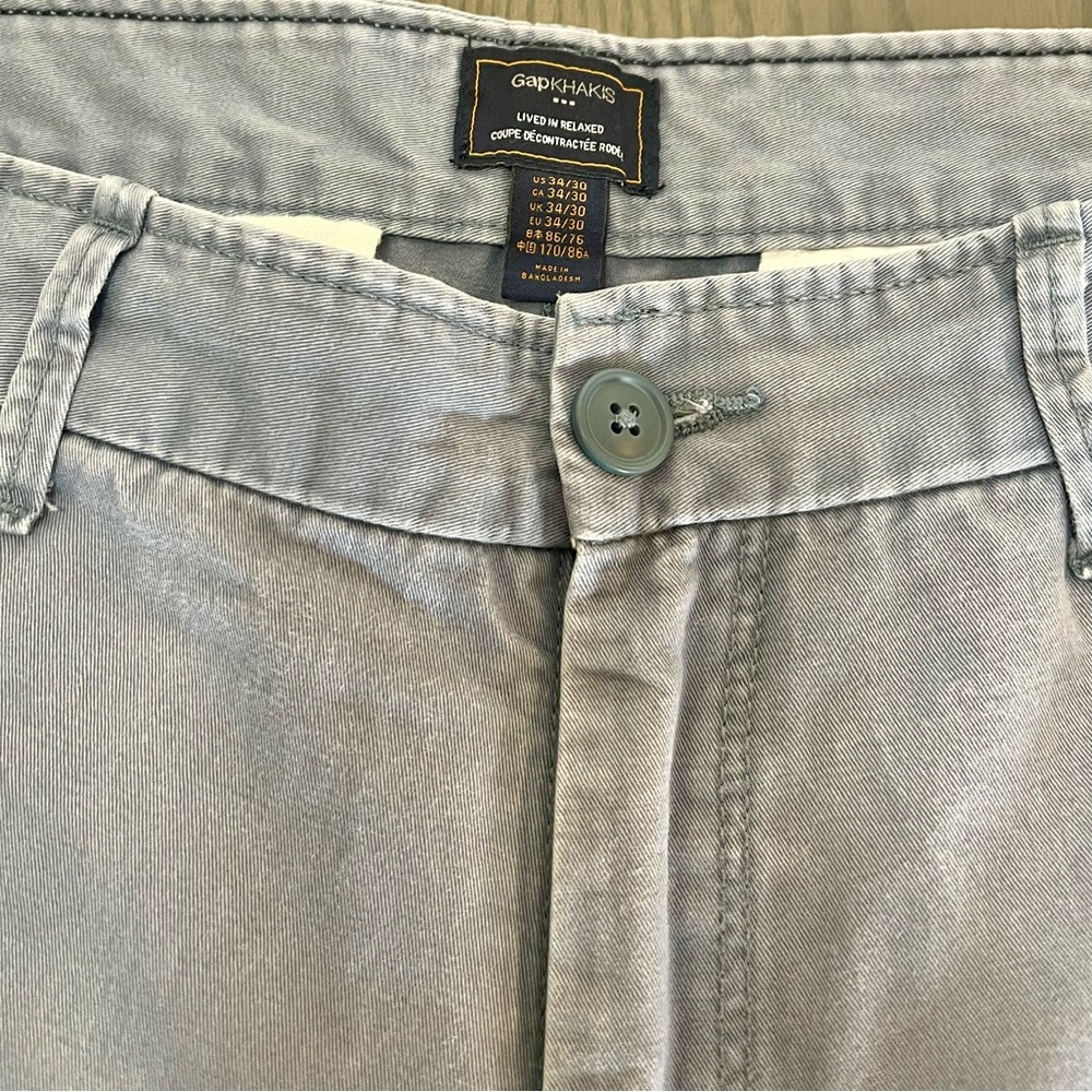 Men’s 34 x 30 Relaxed “wintry waters” GAP Light Gray Khaki Pants - Picture 3 of 5